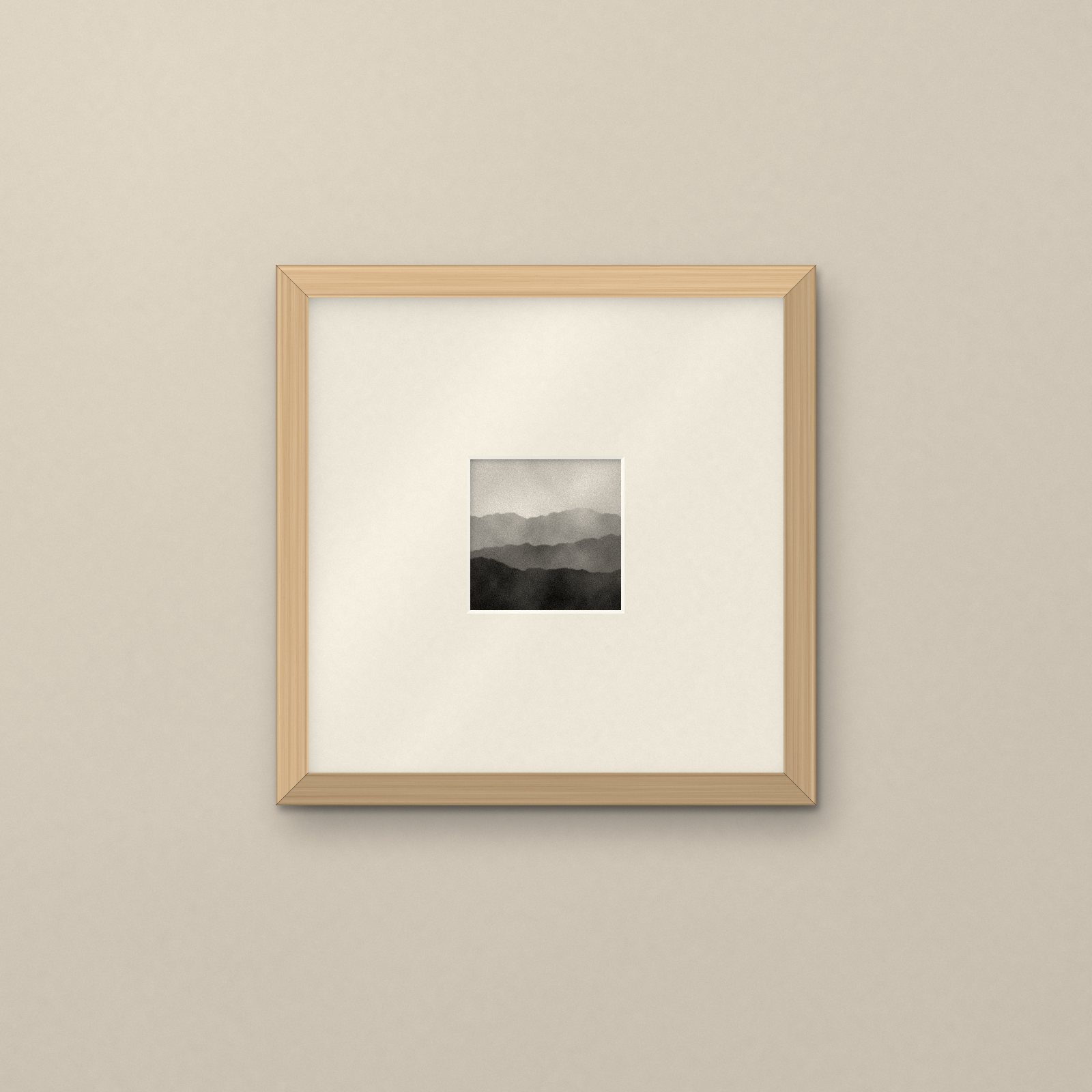 Oak 30 × 30cm frame with an ivory mat and a 4 × 4" photo